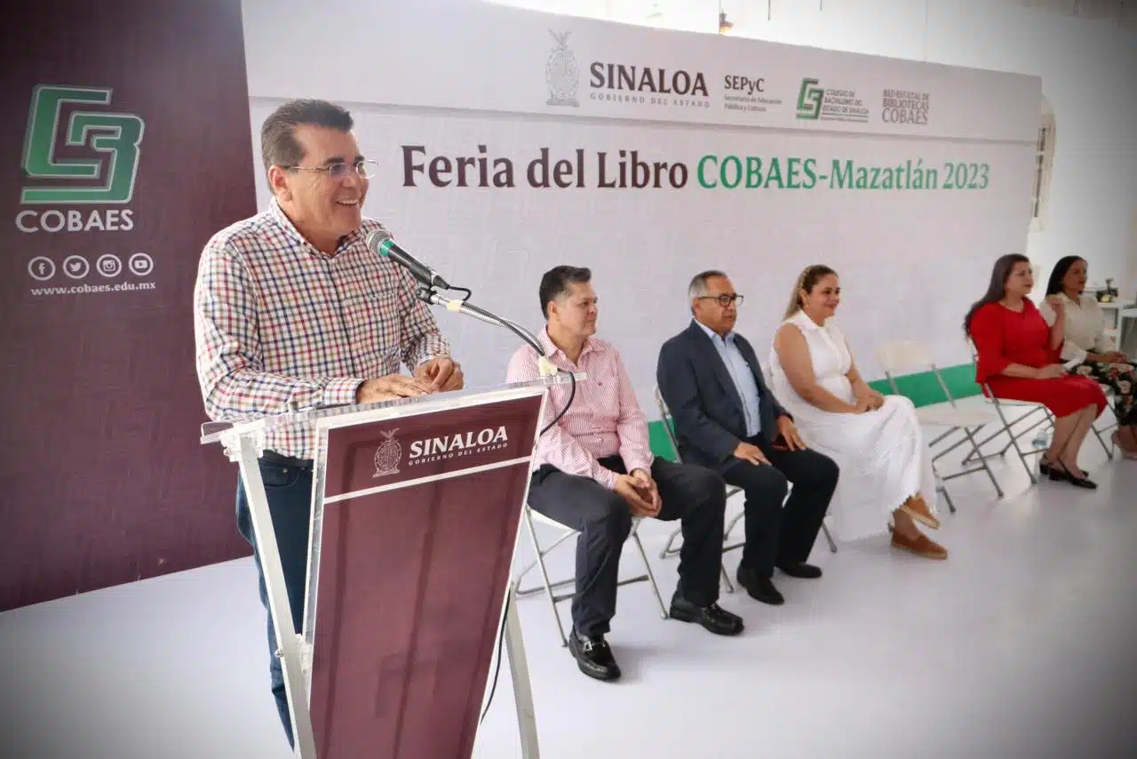 Impulsa Cobaes la educación y la cultura con la feria de libro en Mazatlán (6)