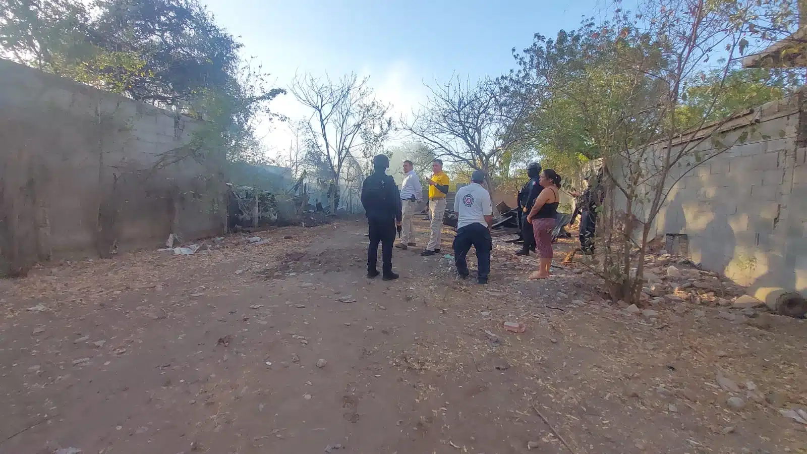 Cortocircuito provoca incendio en dos casas de la colonia Bachigualato, Culiacán