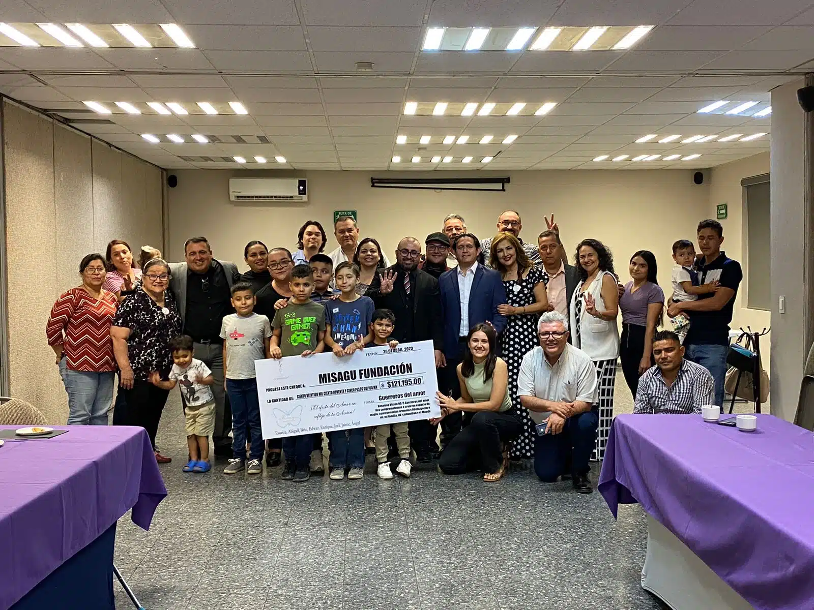 Jóvenes de Ahome y Culiacán entregan donativo económico a la asociación MISAGU