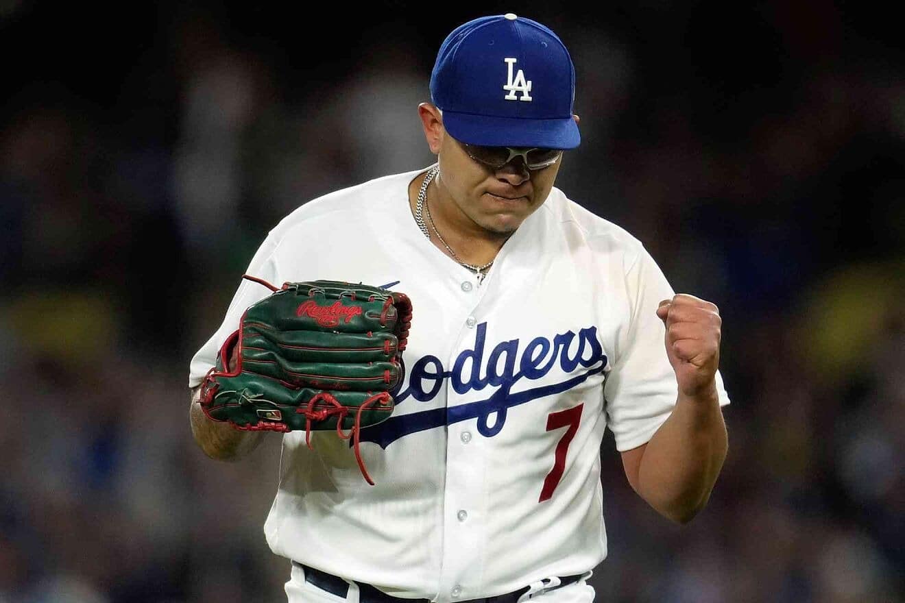 Julio Urías
