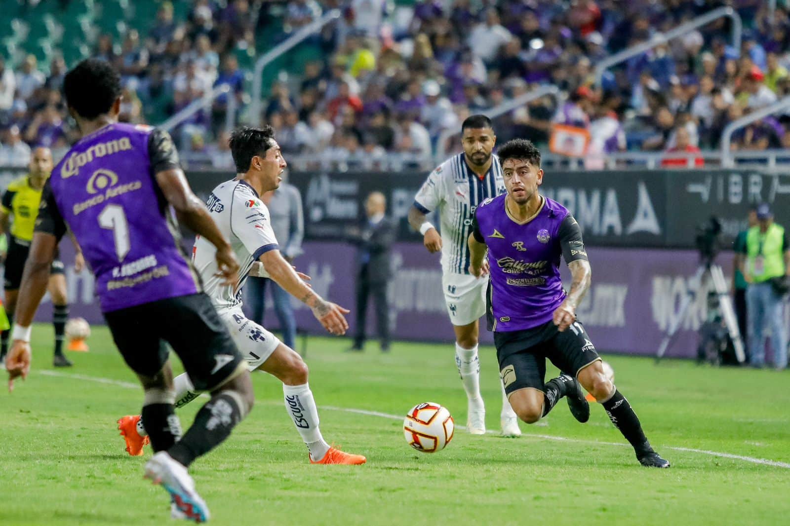 Superlíder Rayados enmudece el Kraken