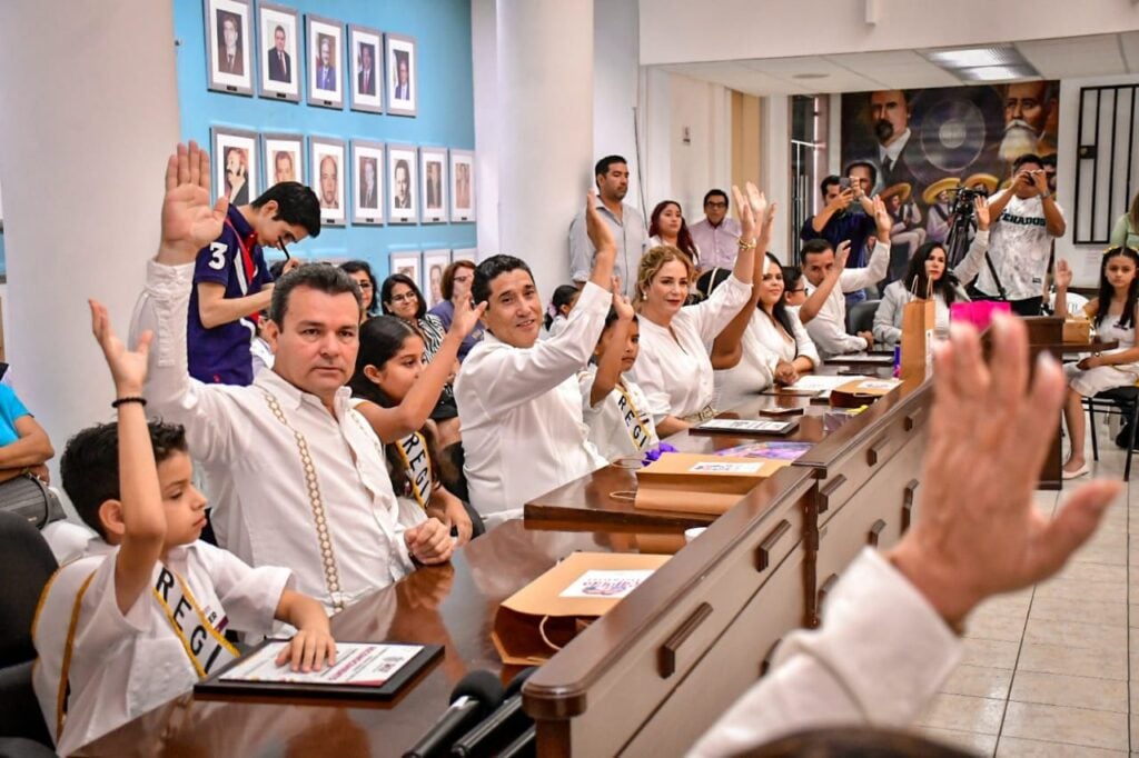 Mazatlán tiene nuevo Cabildo Infantil; sus integrantes rinden protesta