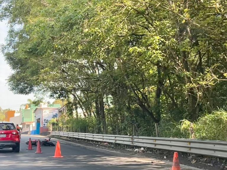 Muere reportero de Veracruz tras derrapar en su moto