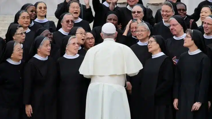 Papa Francisco se refiere a las mujeres como neuróticas