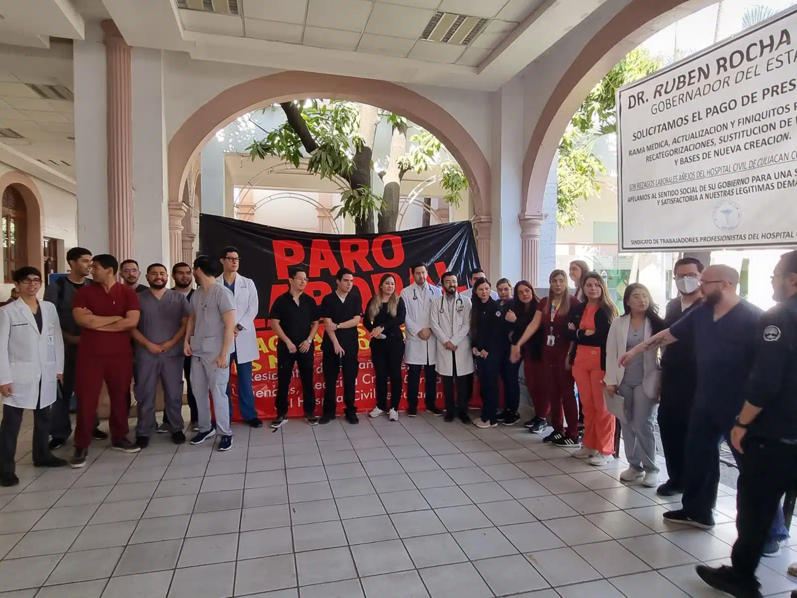 Residentes del Hospital Civil de Culiacán se van a paro laboral de manera indefinida