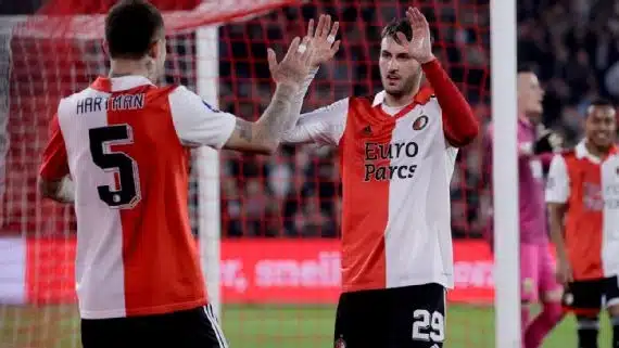 Santi Giménez anota gol con el Feyenoord en Holanda