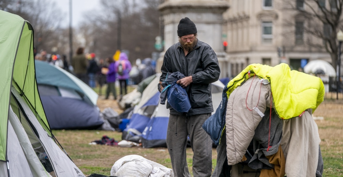 Si gana las elecciones, Donald Trump promete que quitará de las calles a vagabundos y drogadictos