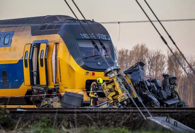 Un muerto y varios heridos tras accidente de tren en Países Bajos