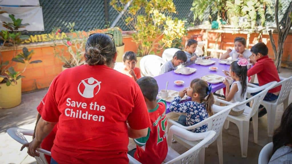 Verifican Save The Children y Bienestar, comedores comunitarios de jornaleros indígenas en Ahome