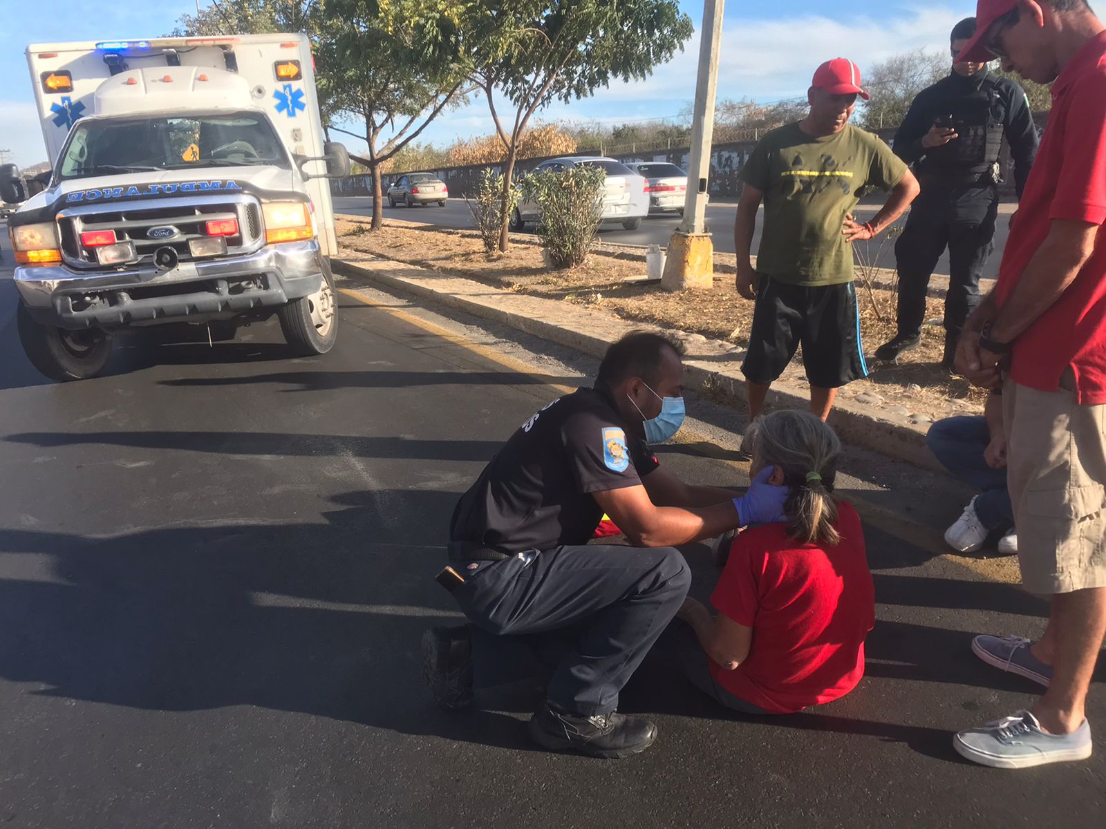Adulta mayor es atropellada en Mazatlán; el responsable huyó del lugar