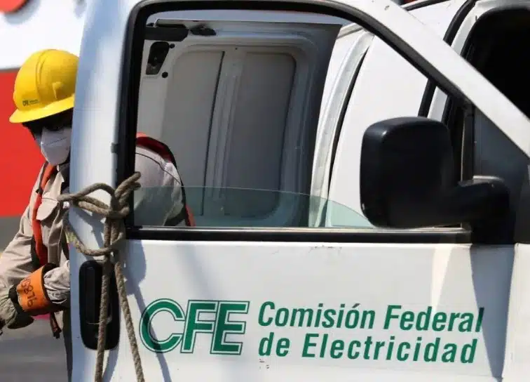Policías detienen a empleados de CFE que cortaron la luz al rastro municipal de Ahome