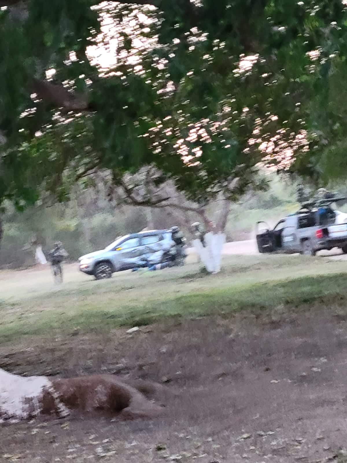 ¡Hasta hubo disparos! Militares persiguen y detienen a tripulantes de una camioneta en Culiacán