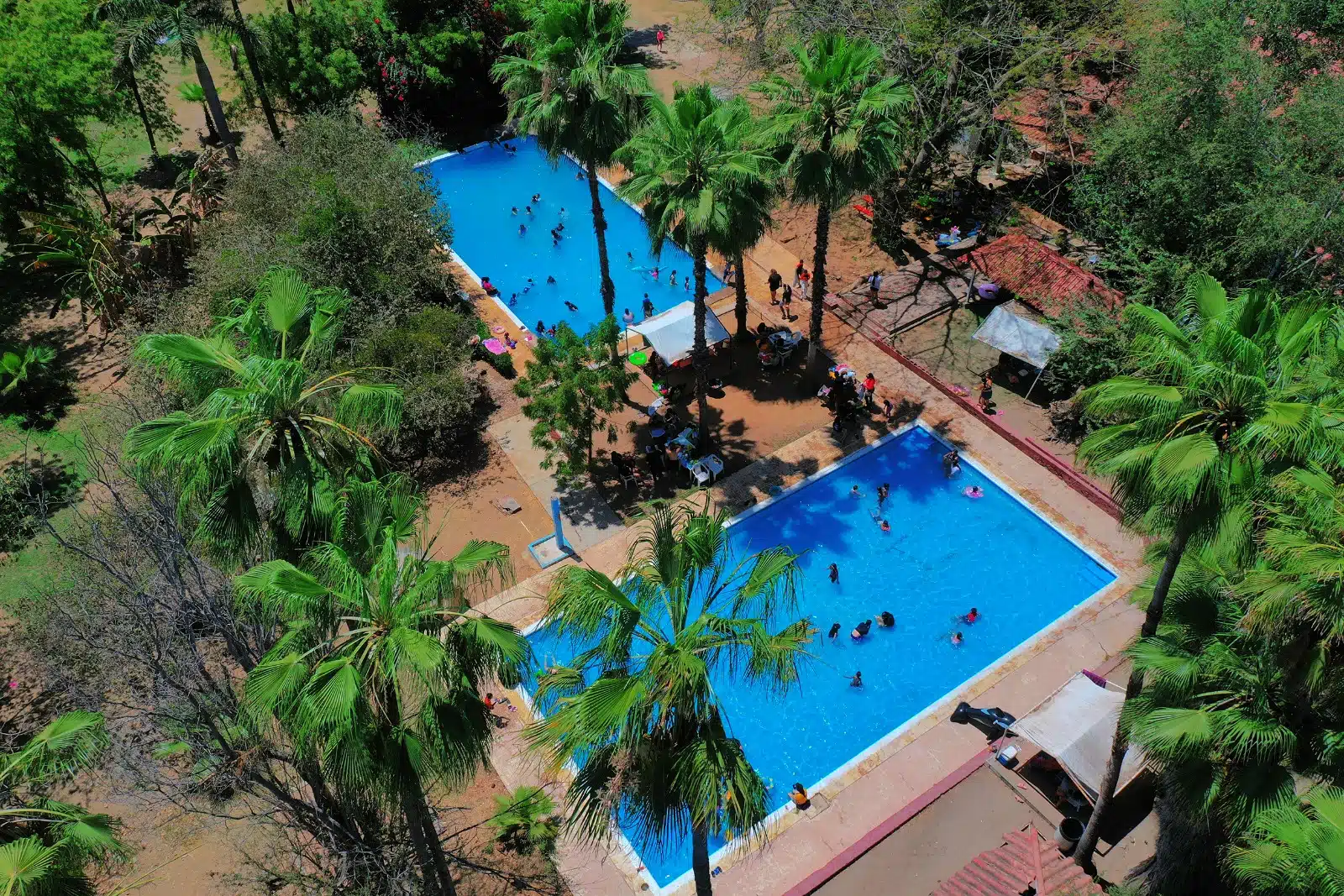 Familias culiacanenses disfrutan balnearios y parques bajo el resguardo de las autoridades
