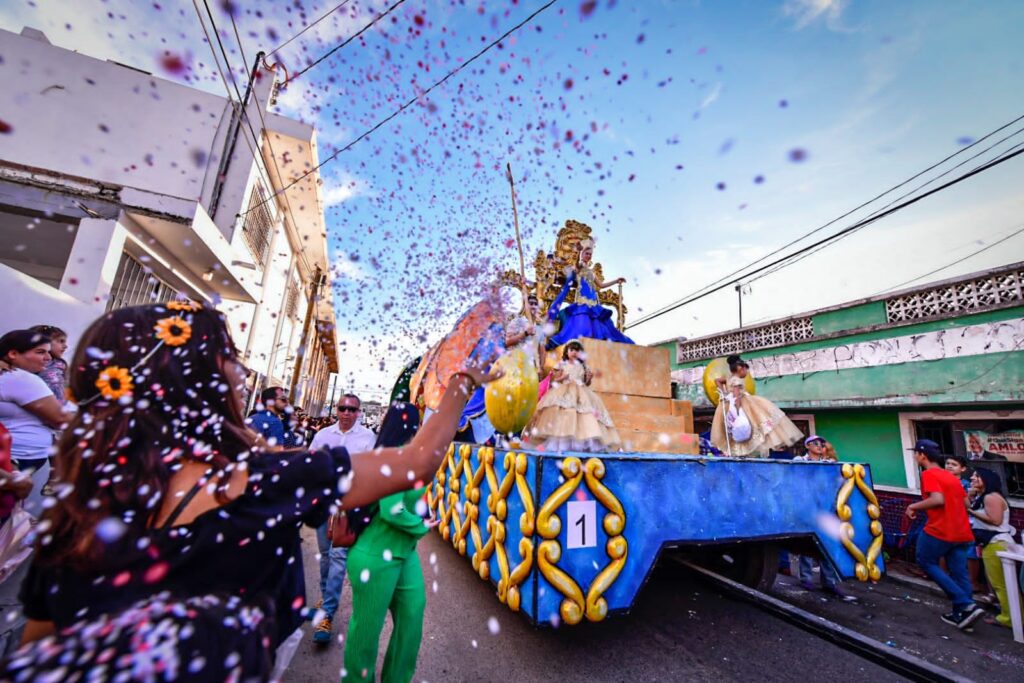 ¡"El que lo vive, lo goza"! Villa Unión está de fiesta, celebra con alegría su Carnaval