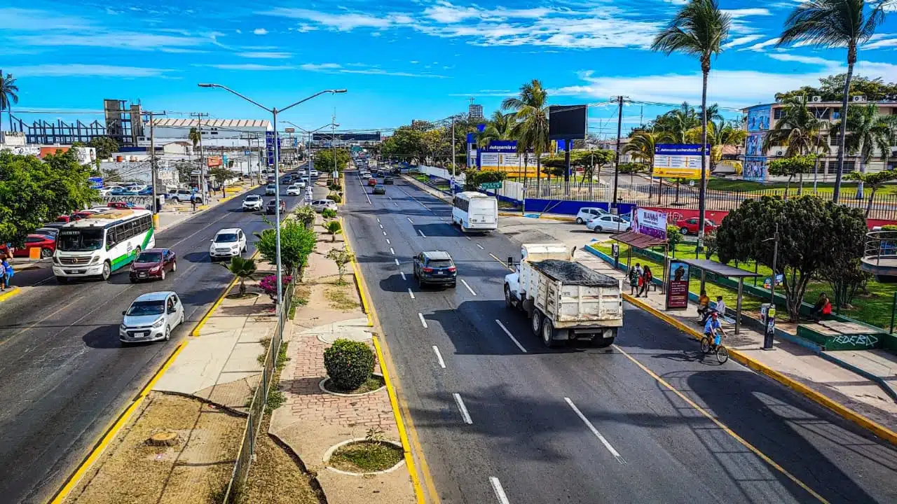 ¡Atentos! A partir de este martes amanecerá el carril preferencial ya con delimitadores en Mazatlán