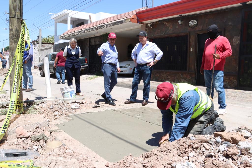 ¡Adiós baches y fugas de agua en Los Mochis! Reparan callejones de la ciudad Obras Públicas y Japama
