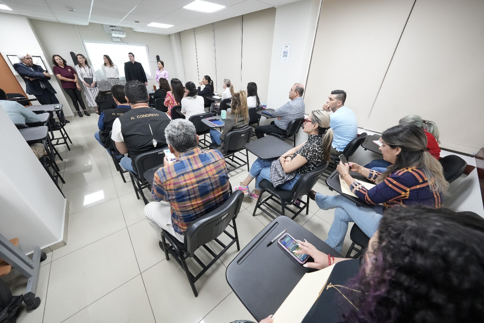 ¡Con enfoque en Derechos de la Niñez y la Adolescencia! Capacita SIPINNA a personal del Congreso