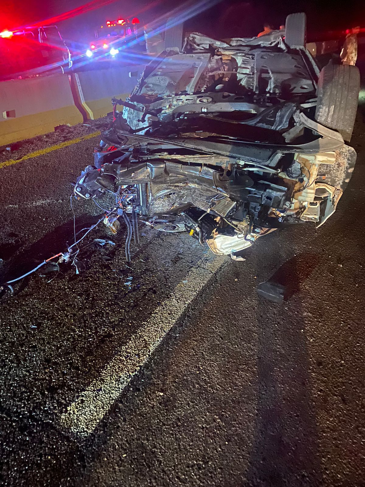 Alexis quedó prensado al chocar contra tráiler y autobús por La Costera 
