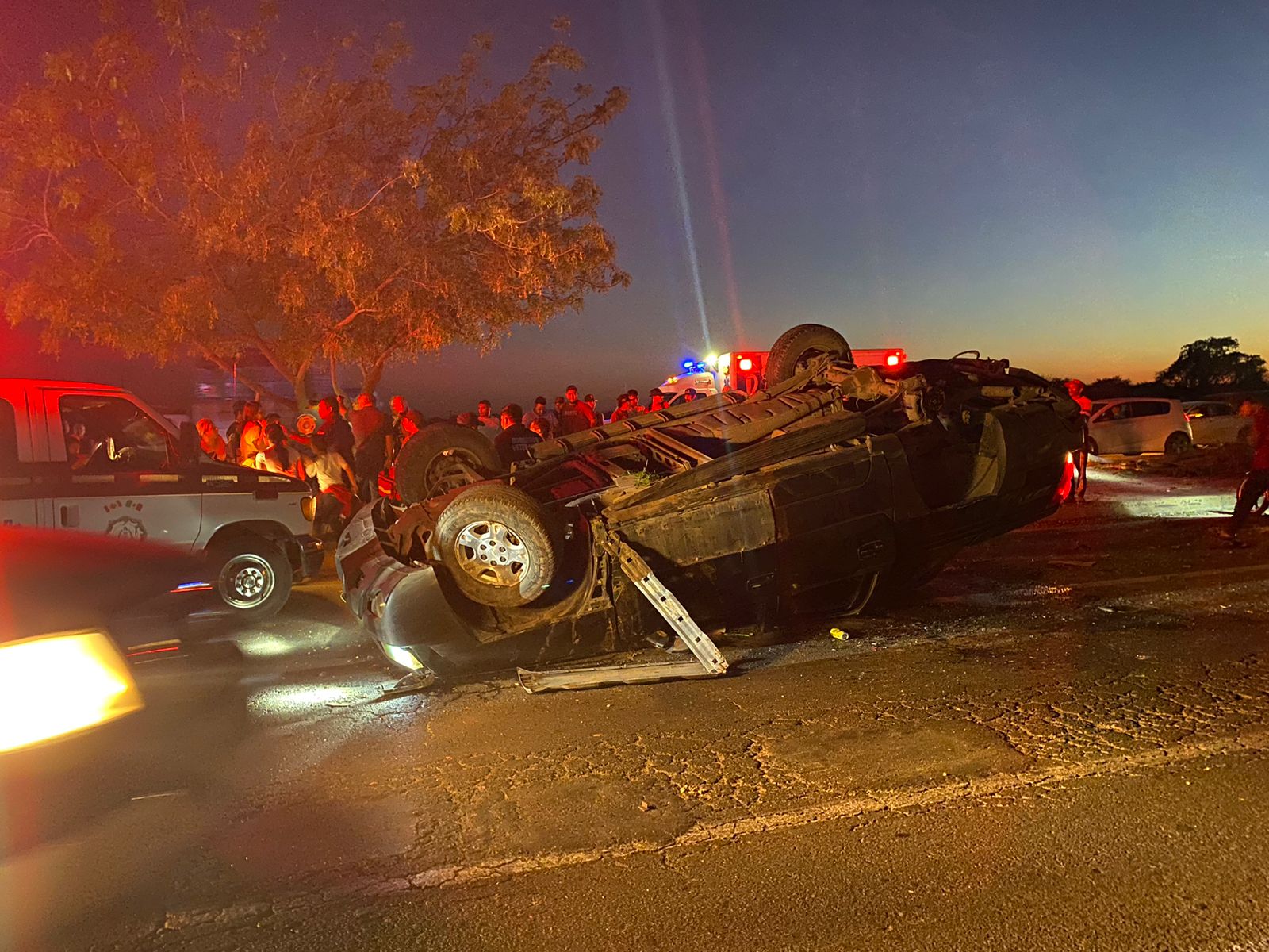 ¡Trágico regreso a casa! Familia se accidenta en el puente de Villa Unión, muere una mujer