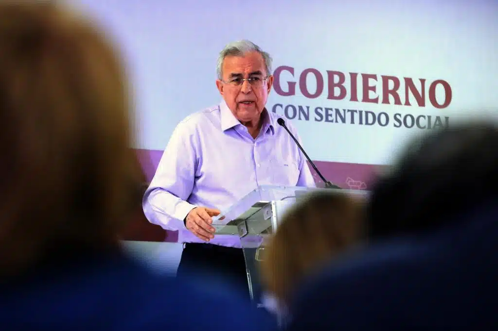 “¡Una cita conmigo!”; Rocha compromete atención a policías y precaristas