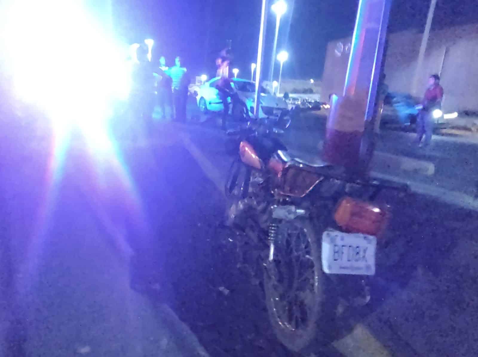¡Fuerte impacto! Cuando iba en su motocicleta Ezequiel chocó contra un vehículo en Culiacán 