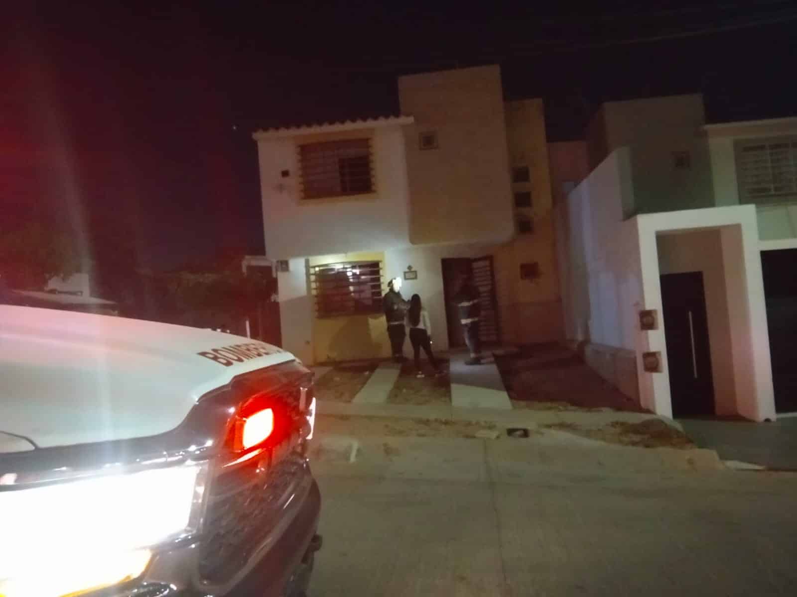Incendio en un cuarto de lavado deja daños en una casa del sector Loma Linda, en Culiacán 
