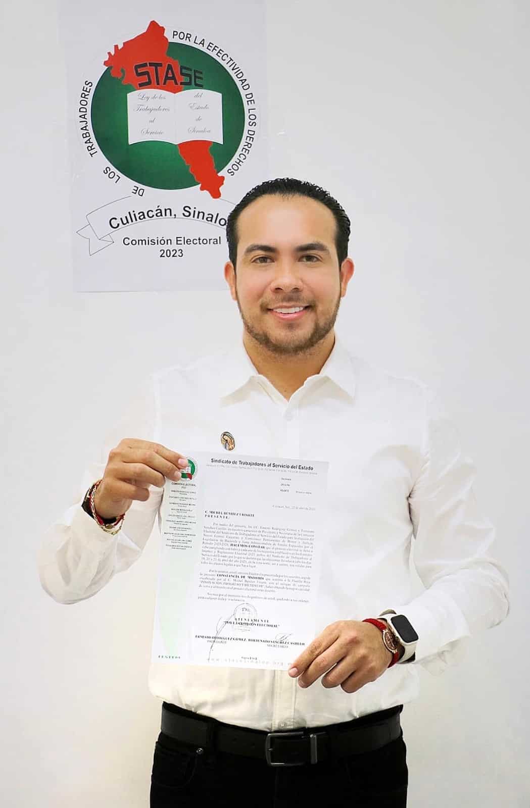 “Es mucho lo que tenemos que hacer”: entregan a Michel Benítez constancia como Secretario General electo del STASE