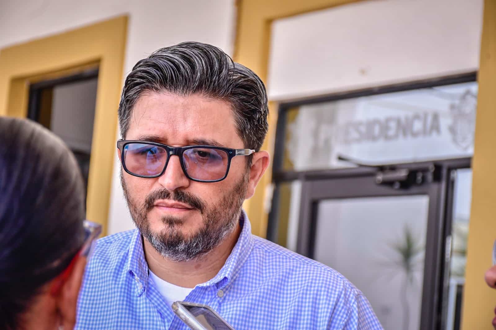 Rogelio Olivas Osuna.