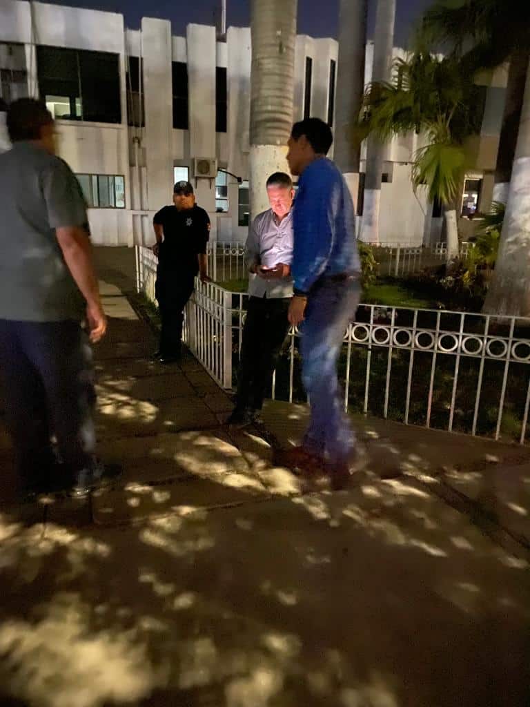 ¡CFE reconecta la luz al Ayuntamiento de Ahome! Ahora sí le hicieron caso al juez federal