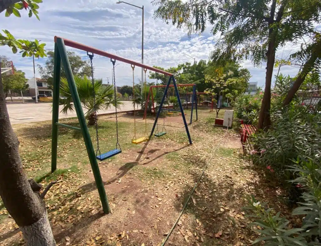 ¡Para mejorarlos! Programa Parques Alegres interviene cuatro espacios recreativos en Culiacán