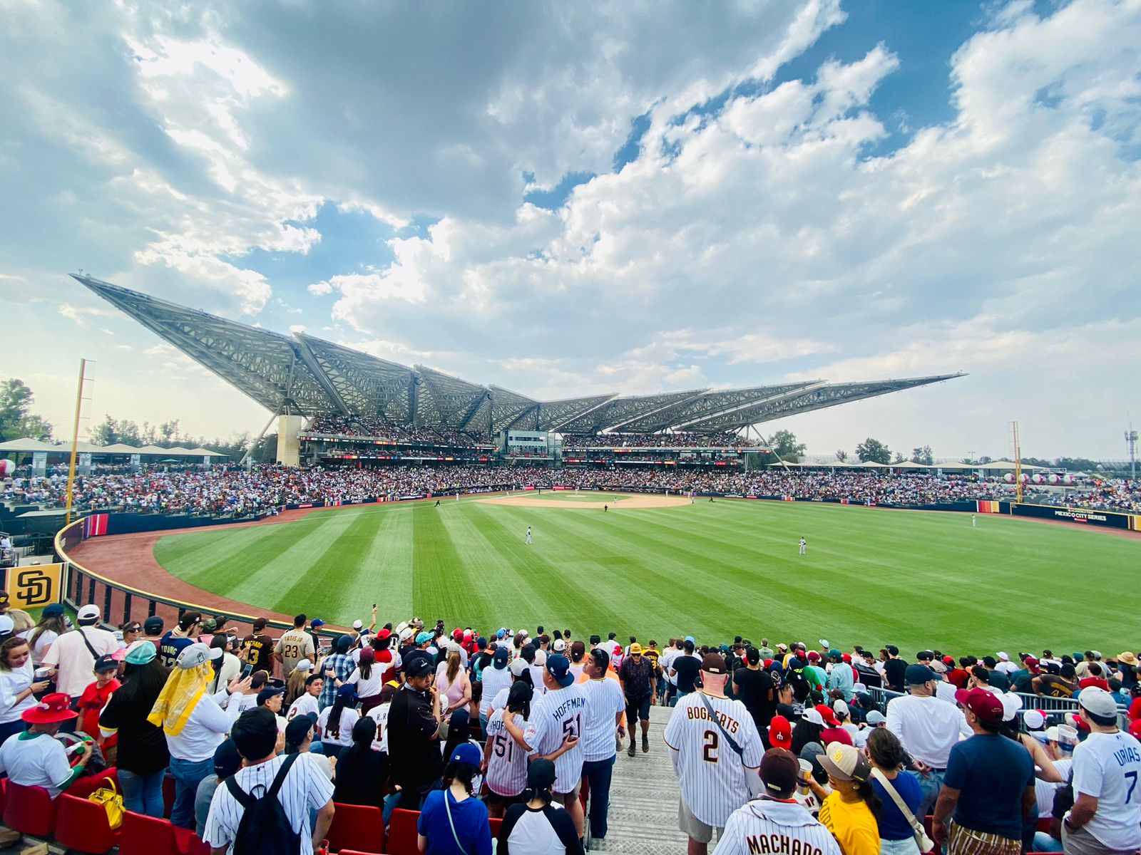 ¡De primer nivel! Así fue el espectáculo de la histórica Mexico Series de MLB entre Padres y Gigantes