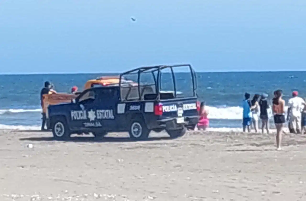 ¡Momentos de angustia! Rescatan a un niño que se ahogaba en playa La Ensenadita