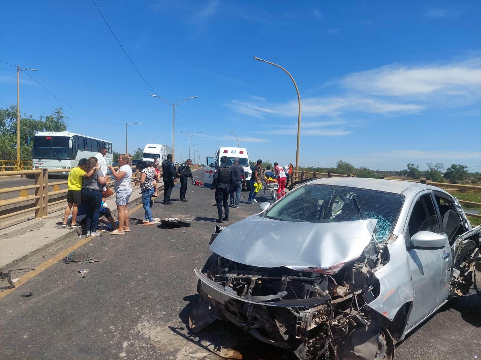 José Martín, Anahomi y su bebé Ian Santiago, son tres de las víctimas del aparatoso choque en Guasave