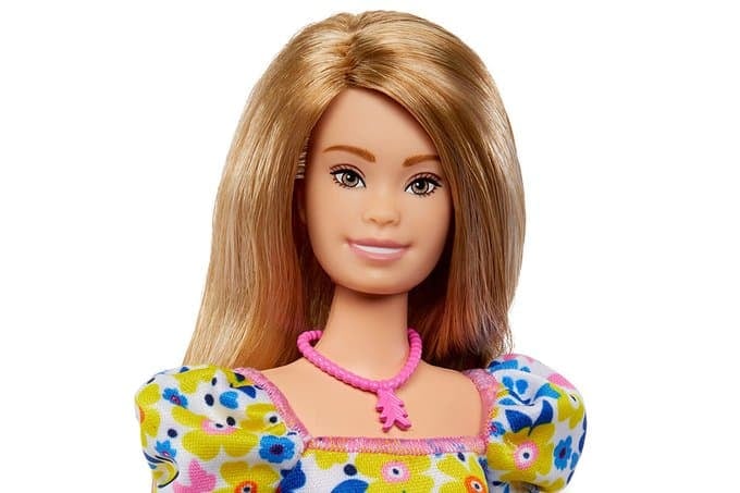 ¡Inclusiva! Barbie Lanza Su Primera Muñeca Con Síndrome De Down | Línea ...