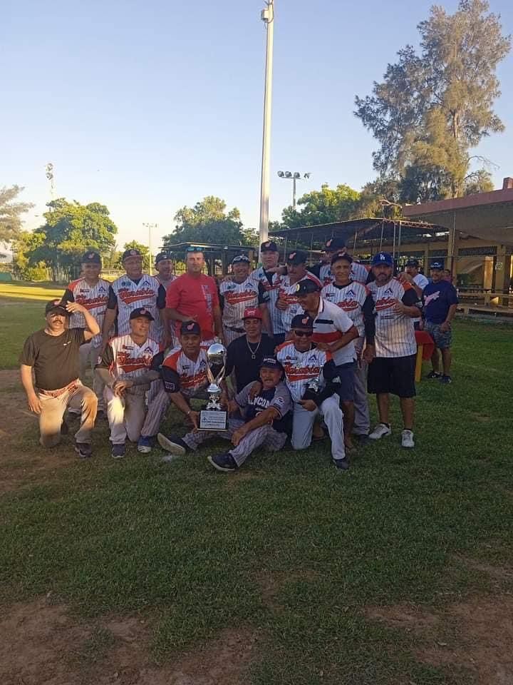 campeonato de beisbol para los de la “vieja guardia” (1)