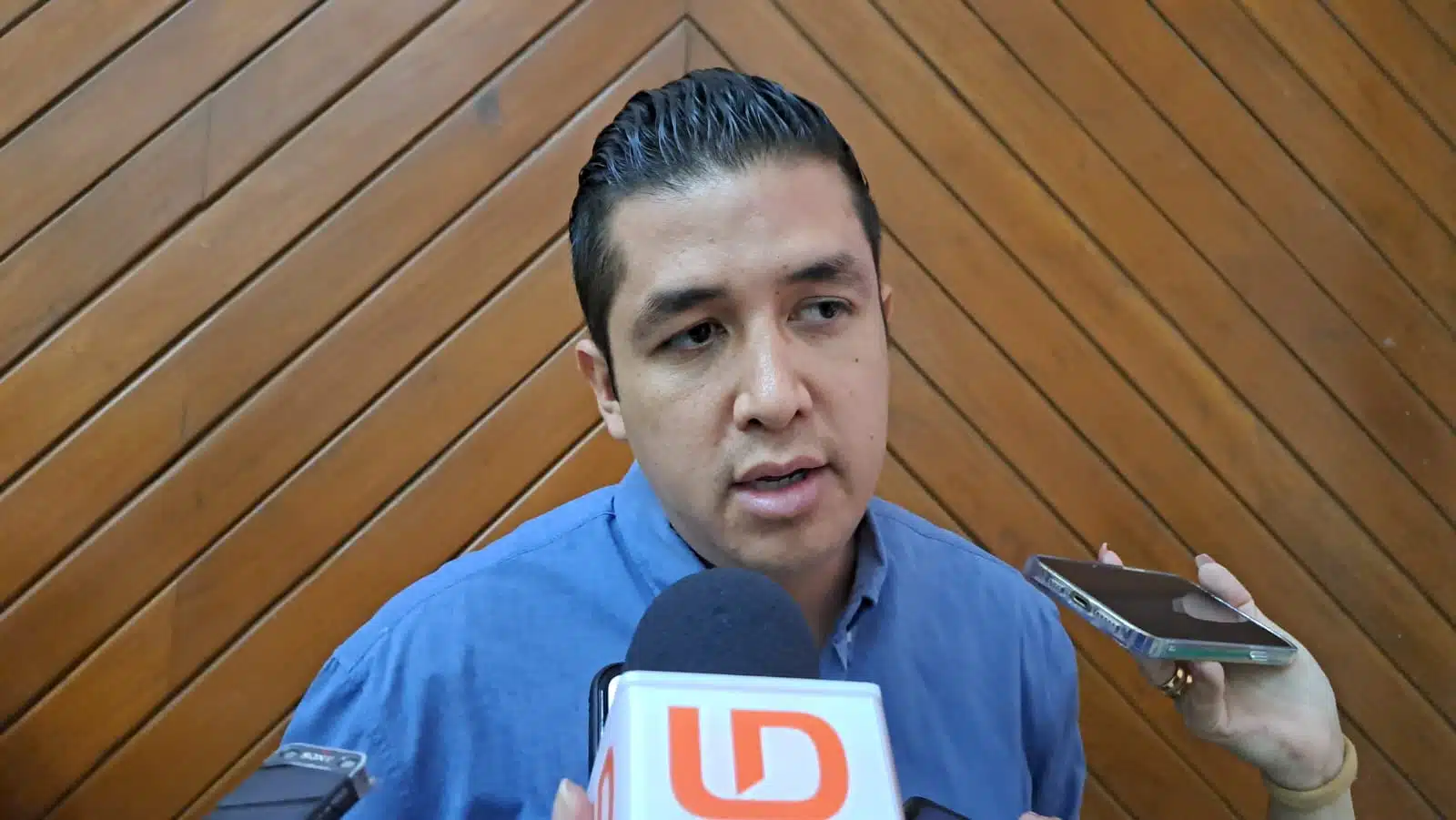 Donovan Quiñones exhorta a los turistas a presentar denuncias contra servidores públicos