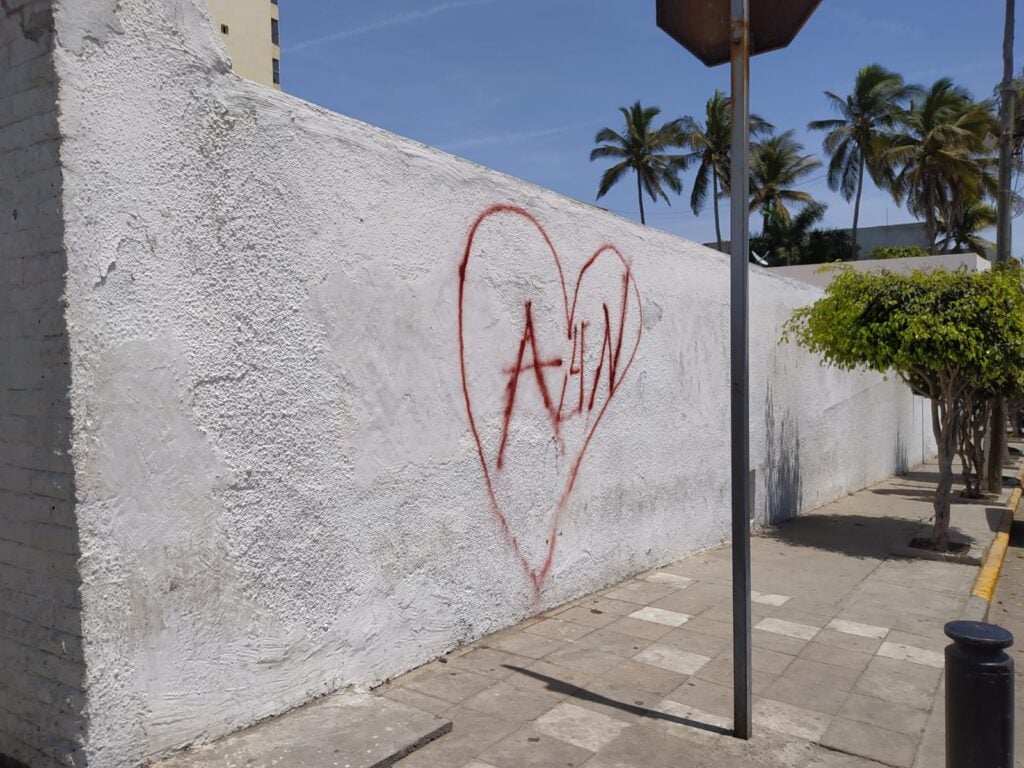 grafiti en un domicilio