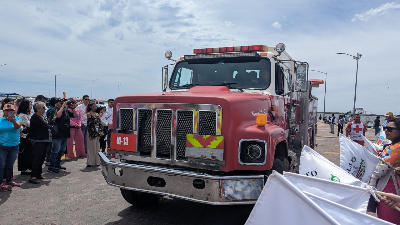 ¡Por unas vacaciones más seguras! Altata ya tiene camión de Bomberos y quijadas de la vida