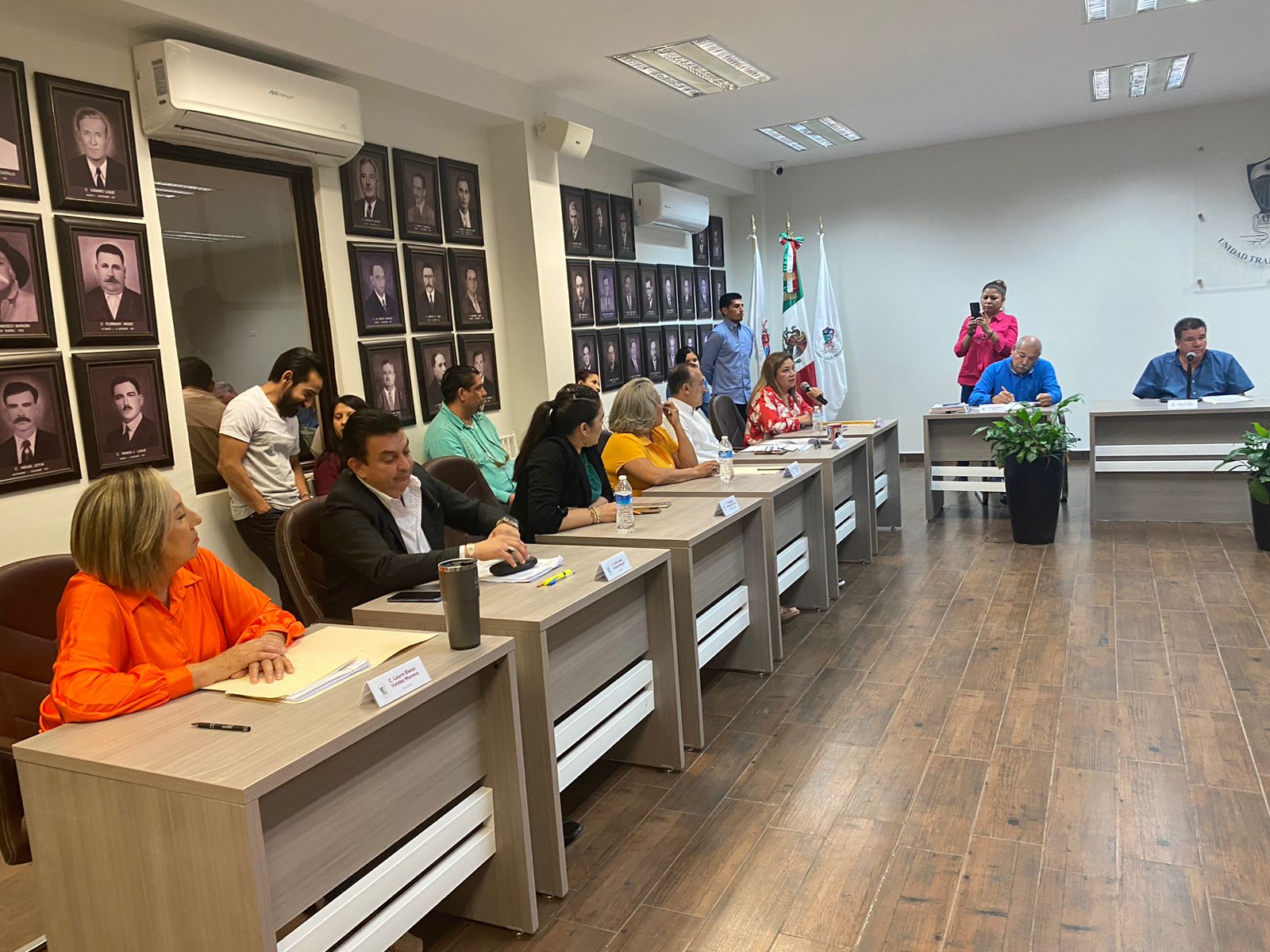 ¡Se dan agarrón en cabildo! Señalan a regidora de Ahome de no asistir a reuniones ¿Quién es