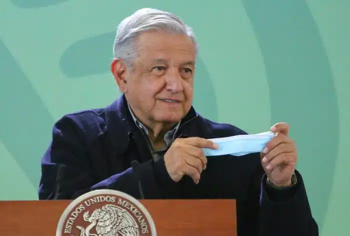 ¡Tres contagios, tres dosis de AstraZeneca! Así ha impactado la pandemia al presidente López Obrador