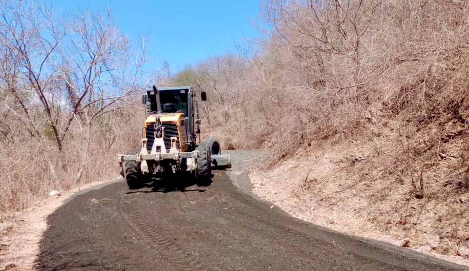 Rehabilitación caminos rurales en Mazatlán