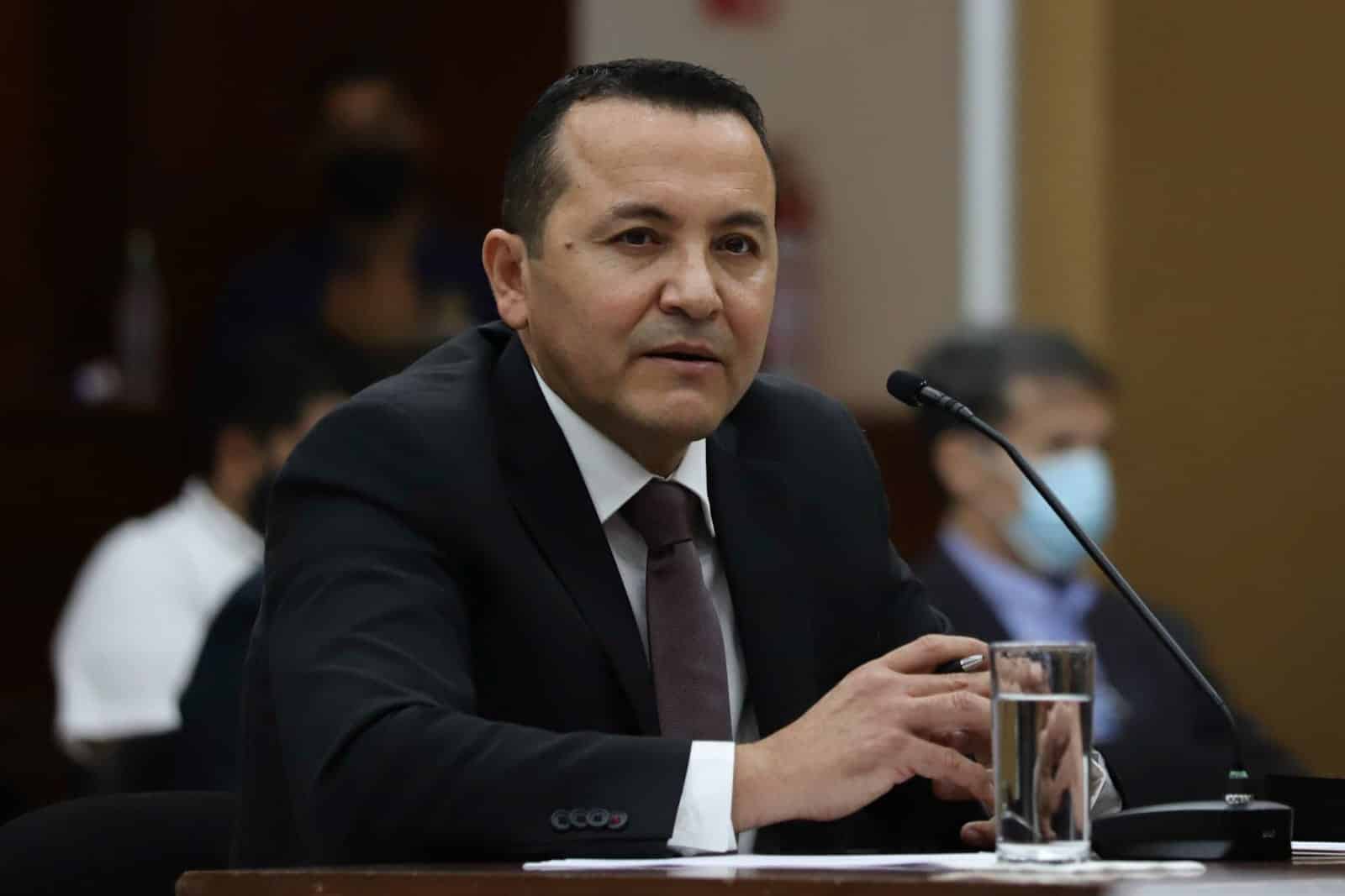 Despojan vehículo de vicefiscal Dámaso Castro en Culiacán