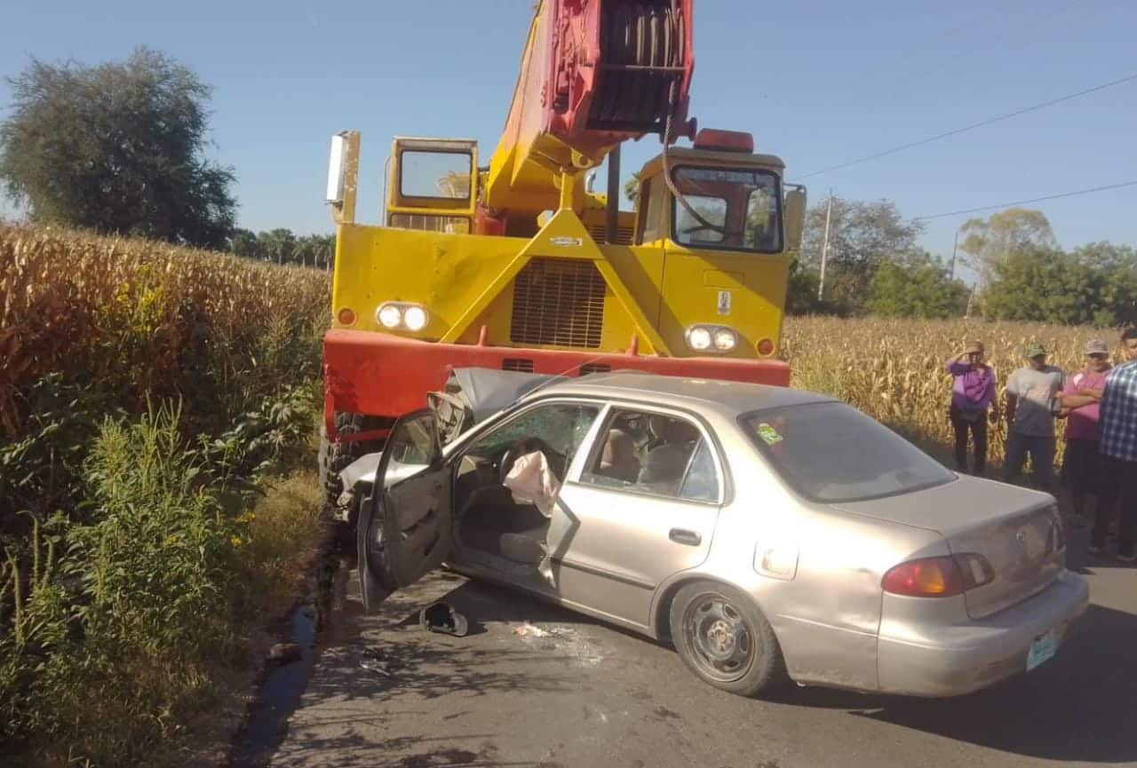 Encontronazo con grúa en Guasave