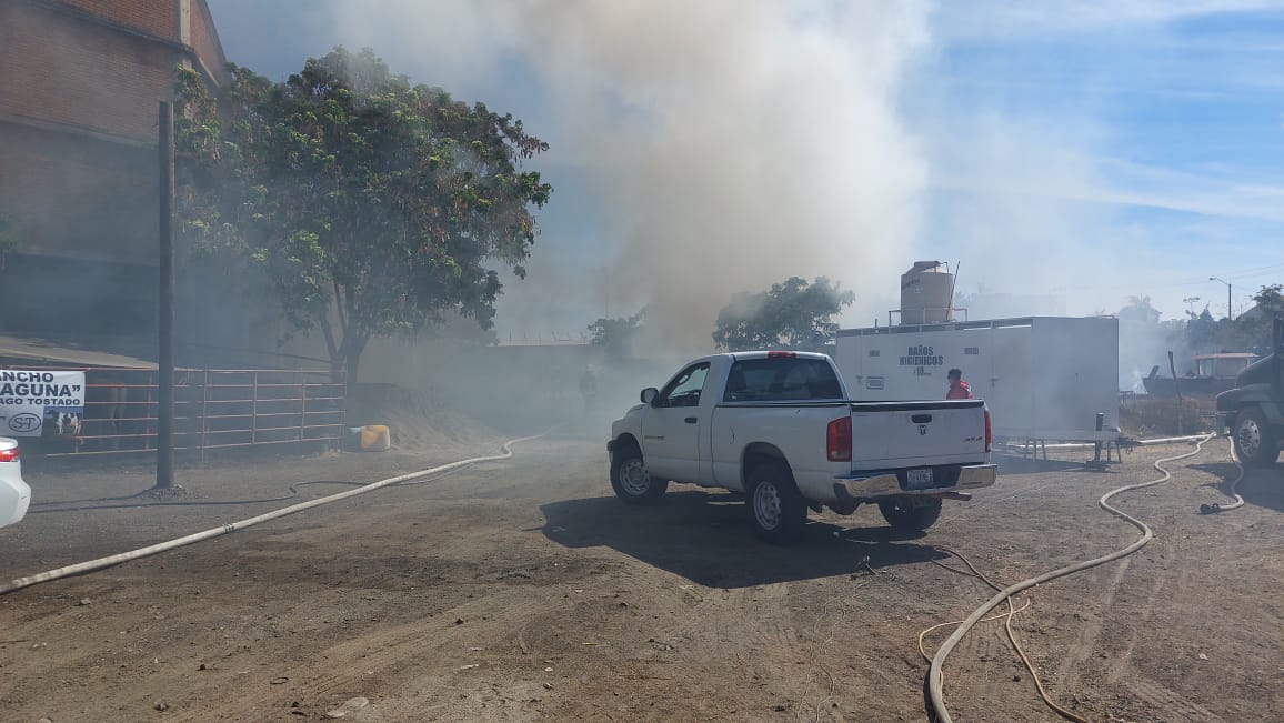 Incendio en Feria Ganadera de Mazatlán