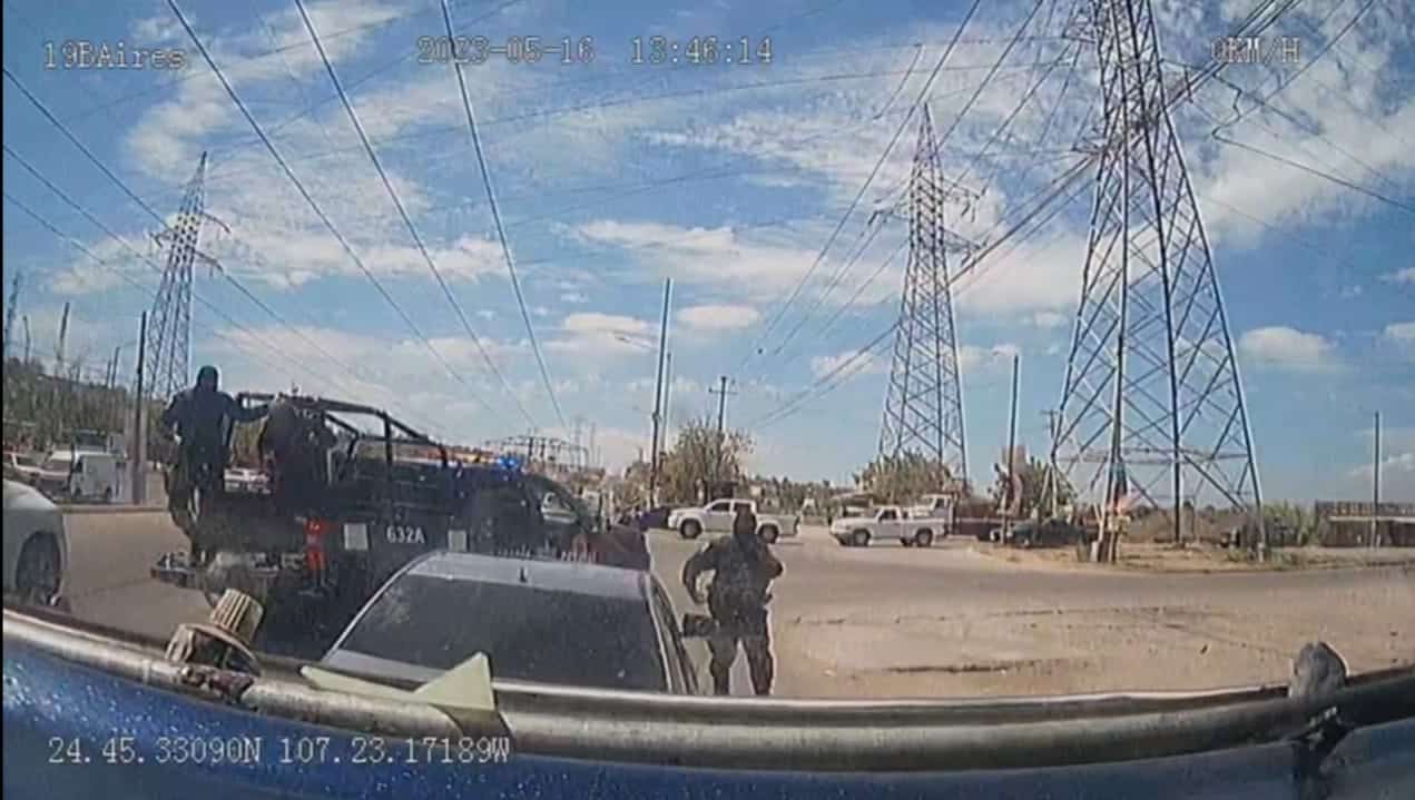Vehículo le cierra el paso a camión; aprieta botón de pánico en Culiacán