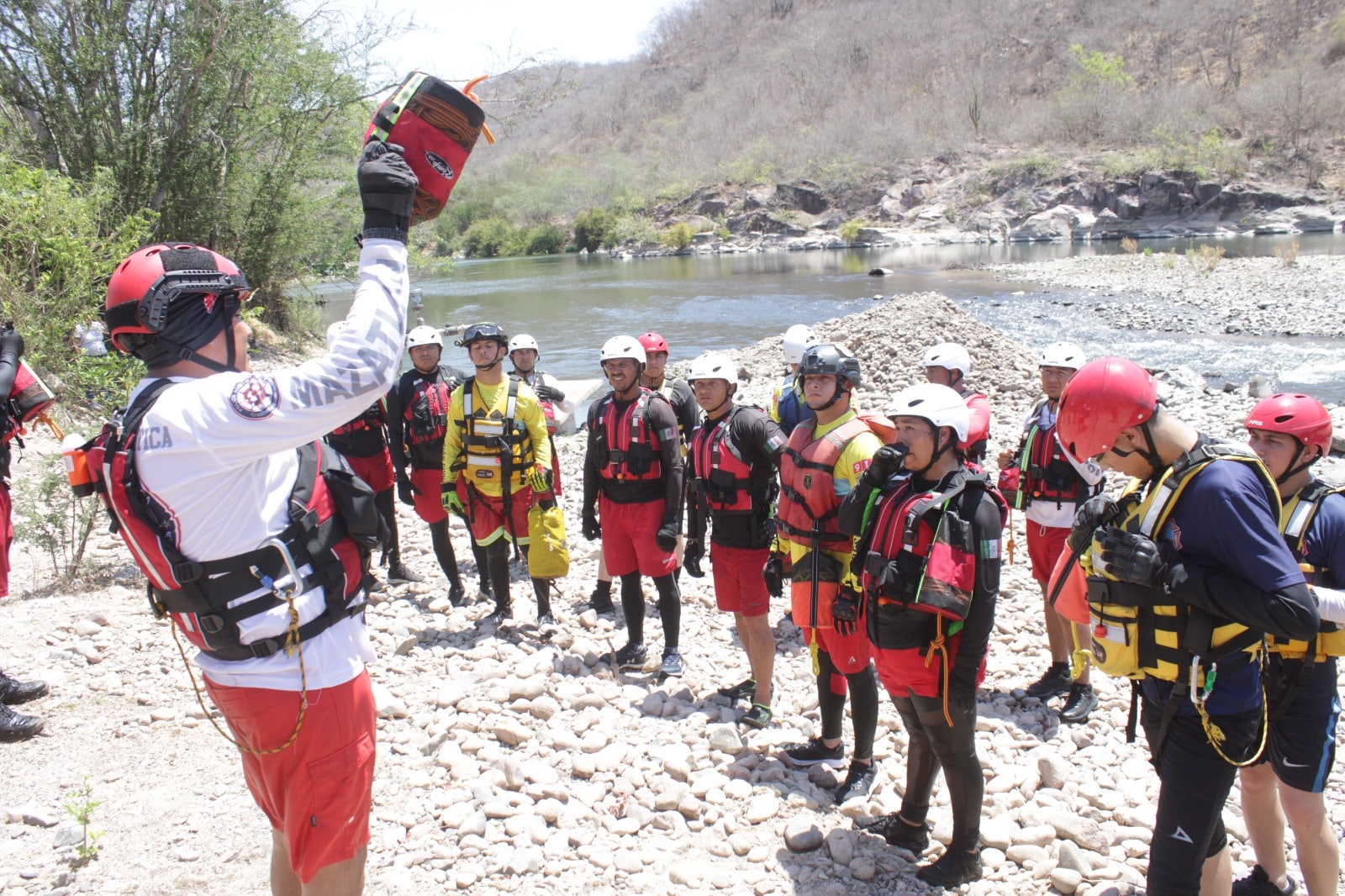 Personal de rescate Mazatlán