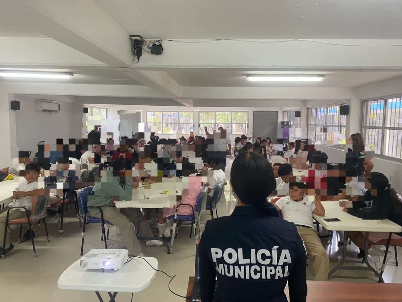 Alertan a estudiantes del acoso escolar