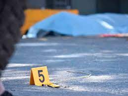 Asesinan a tiros a hombre frente a escuela primaria en Ciudad Juárez