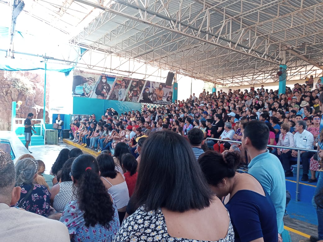 Asistentes Acuario Mazatlán