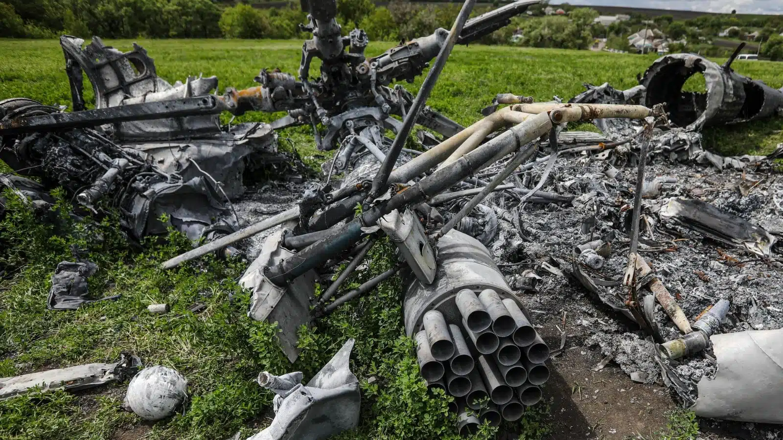 Cae helicóptero militar en Crimea; hay dos soldados muertos